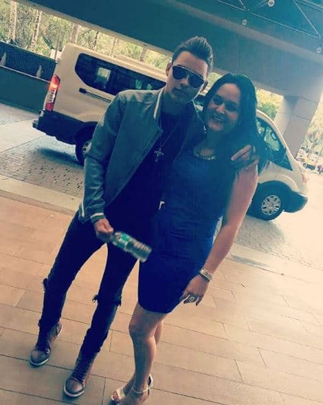 Junto a su madre dejó su tierra, para venirse a Estados Unidos, en compañía de su padrastro y hermano buscando un mejor futuro.