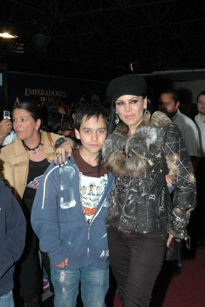 <b><a href="http://www.univision.com/temas/julian-figueroa">Julián Figueroa</a></b> es el fruto de este tormentoso amor. A pesar de los problemas que alguna vez tuvieron
<b><a href="http://www.univision.com/temas/maribel-guardia">Maribel</a></b> y
<b><a href="http://www.univision.com/temas/joan-sebastian">Joan</a></b>, los dos se hicieron buenos amigos tras divorciarse.