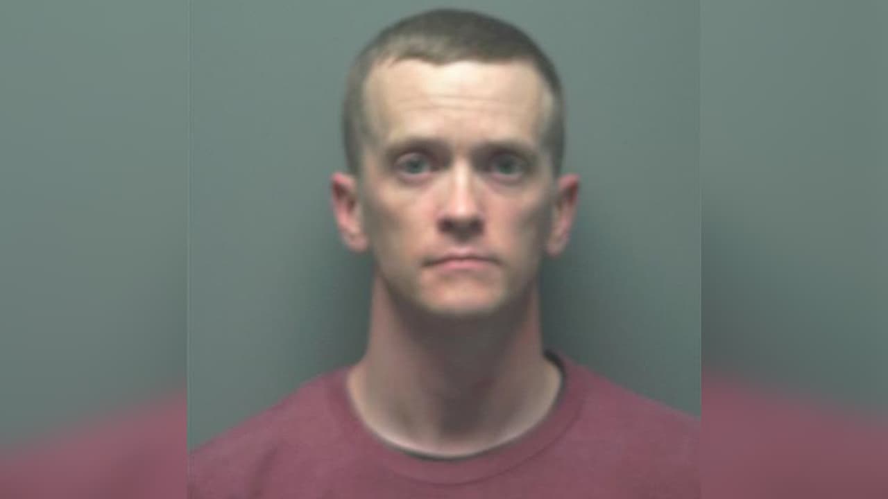 Un niño de 5 años muere atropellado luego de ser obligado por el novio de su mamá a bajar de su automóvil como castigo