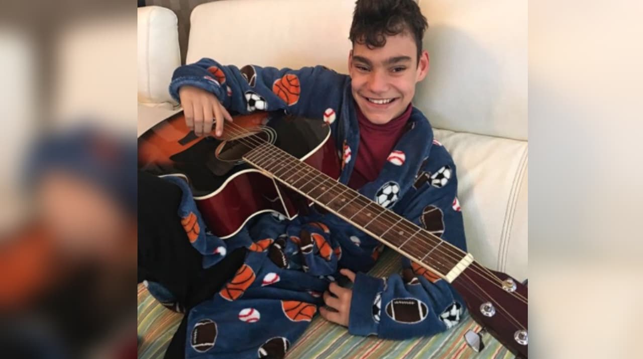 "Ha salido todo bien": el pequeño cantante Adrián Martín Vega sobrevive a la tercera cirugía