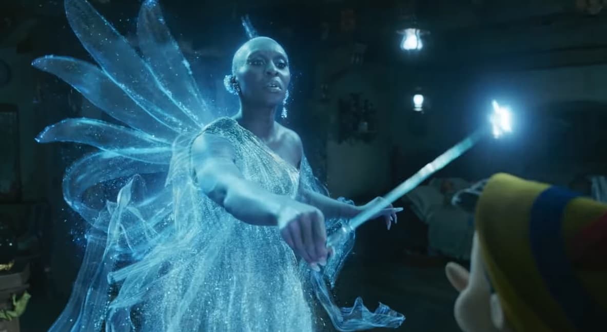 La actriz que fue criada en Londres ha sido injustamente señalada por su color del piel y apariencia que no es igual a la de la cinta animada de 1940. Afortunadamente existe una gran base de internautas que aplauden la inclusión y los cambios en las cintas, ya que no deben ser una calca de la historia previamente conocida.