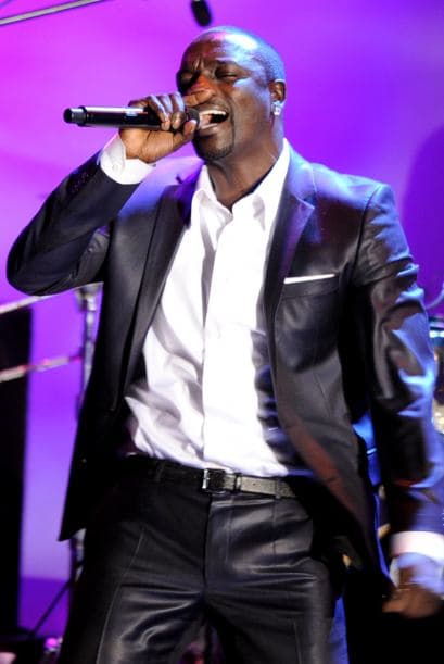 <b>Akon</b>
<br>Nominaciones 1:
<br>Remix Del Año: 'Inolvidable remix' Farruko, Daddy Yankee & Akon Ft. Sean Paul