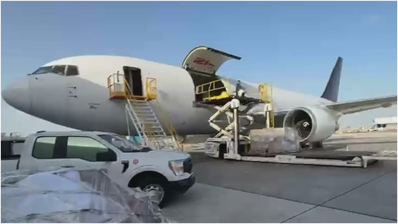 Crean puente aéreo humanitario para llevar ayuda a Venezuela