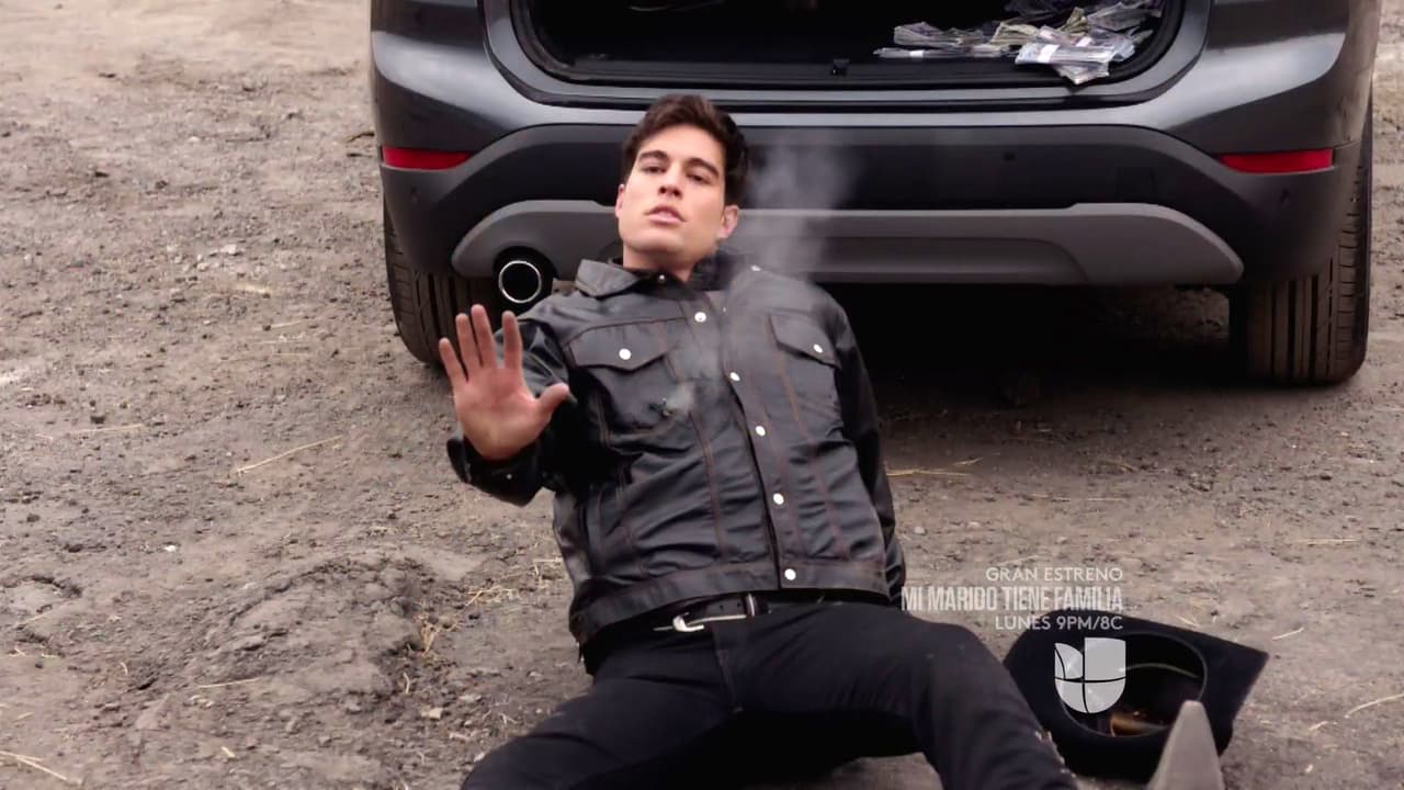 <b><a href="http://www.univision.com/novelas/la-doble-vida-de-estela-carrillo/la-doble-vida-de-estela-carrillo-morgana-asesino-a-danilo-escena-del-dia-video">Danilo recibió los disparos en el pecho y poco a poco su vida se iba escapando</a></b>.