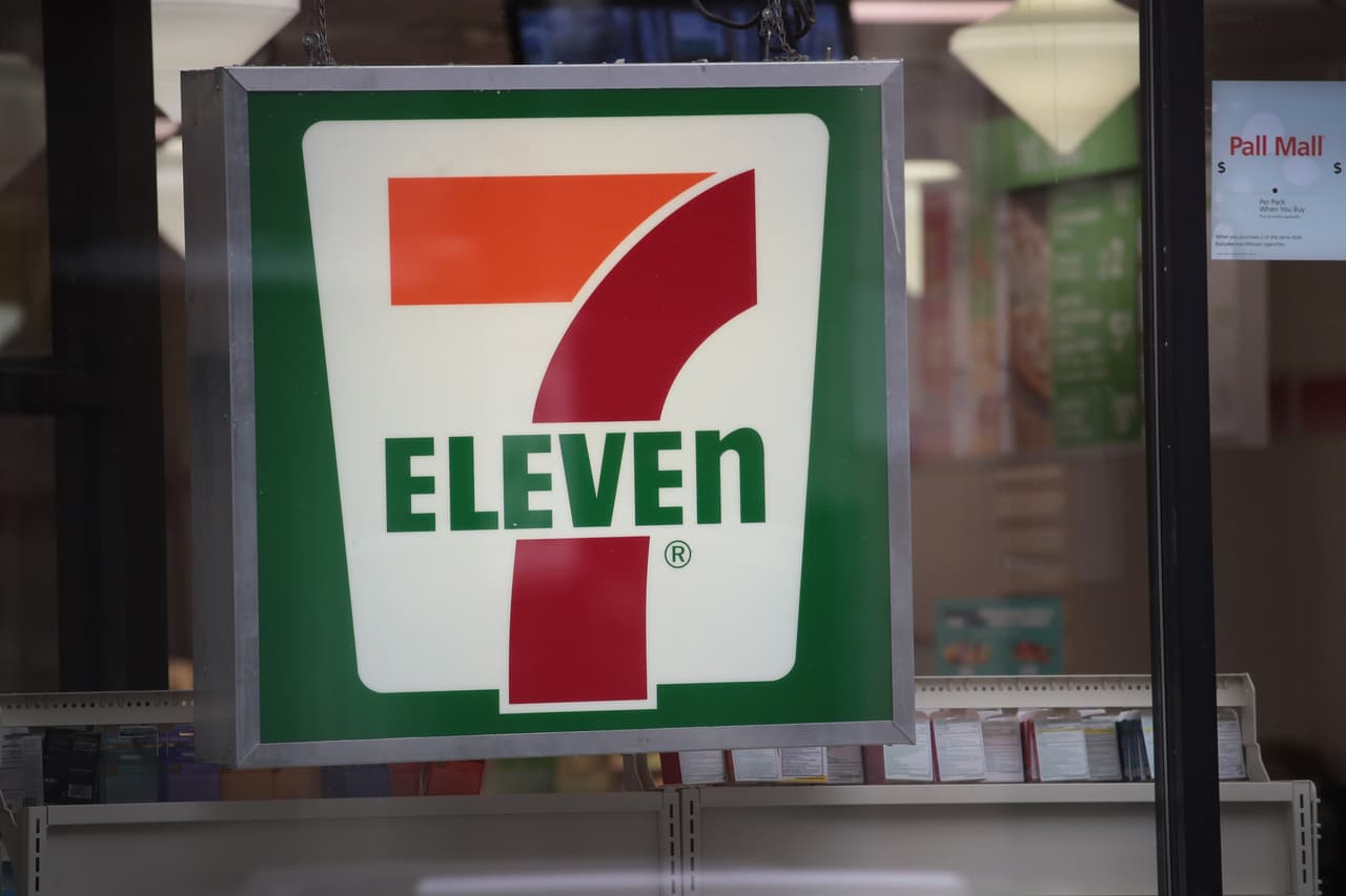 Compró su boleto ganador en un 7-Eleven de Satellite Beach, Florida. 
<br>