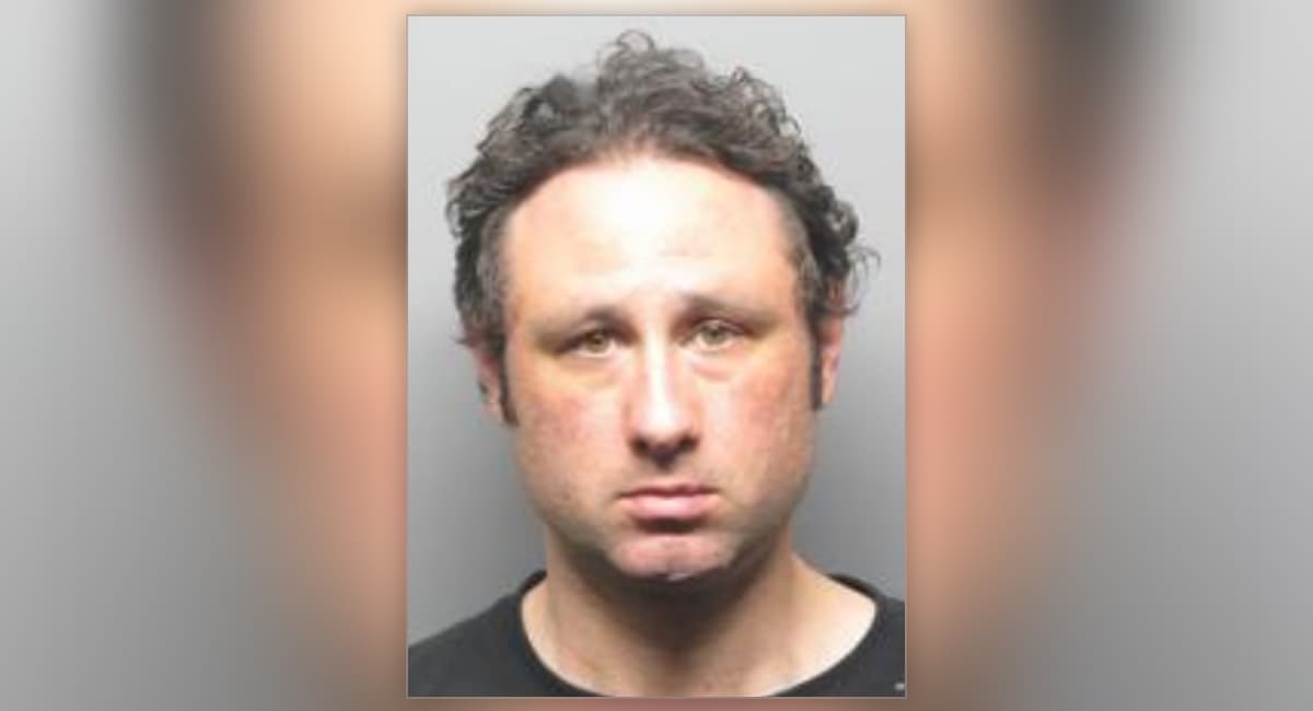 Sogas, disfraces y una lista de víctimas: lo que tenía un potencial violador arrestado en California