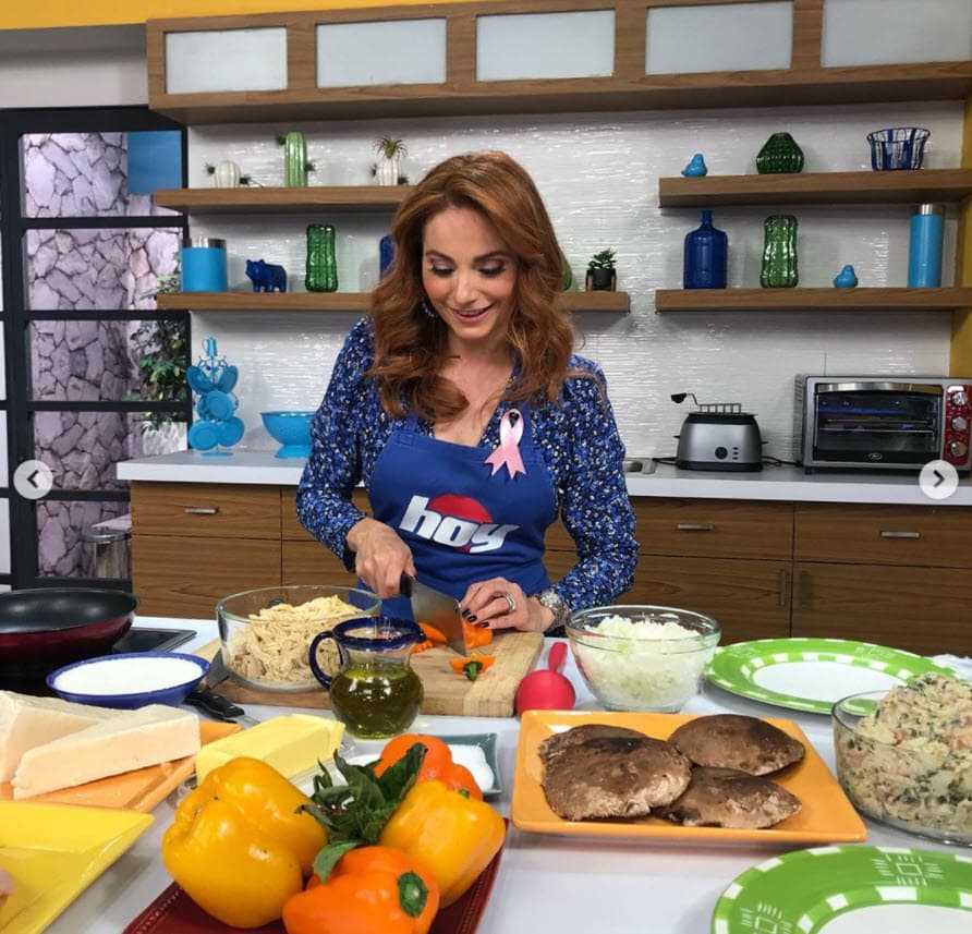 Sobre su canal de cocina, la estrella de 
<b><a href="https://www.univision.com/shows/el-vuelo-de-la-victoria" target="_blank">El Vuelo de la Victoria</a></b> adelantó que se le verá cocinado y compartiendo recetas de todo tipo. 
<br>
