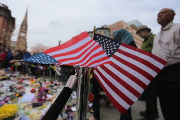Las autoridades siguen pensando que los dos hermanos actuaron solos y no creen que haya un peligro inminente tras la muerte del mayor y la captura del más joven.