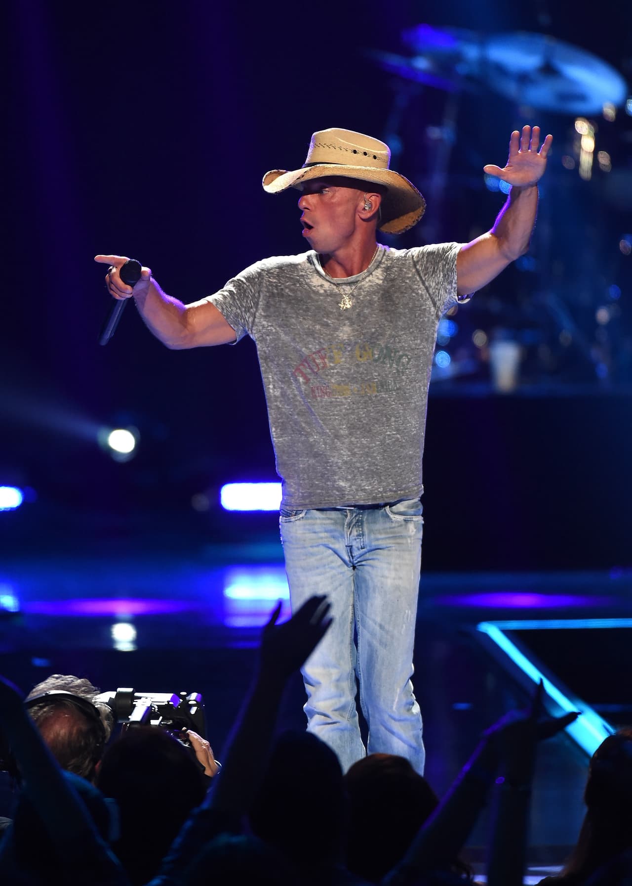 No sólo sonó el rock, el electro y rap en el Festival, también hubo espacio para el country a cargo de Kenny Chesney.