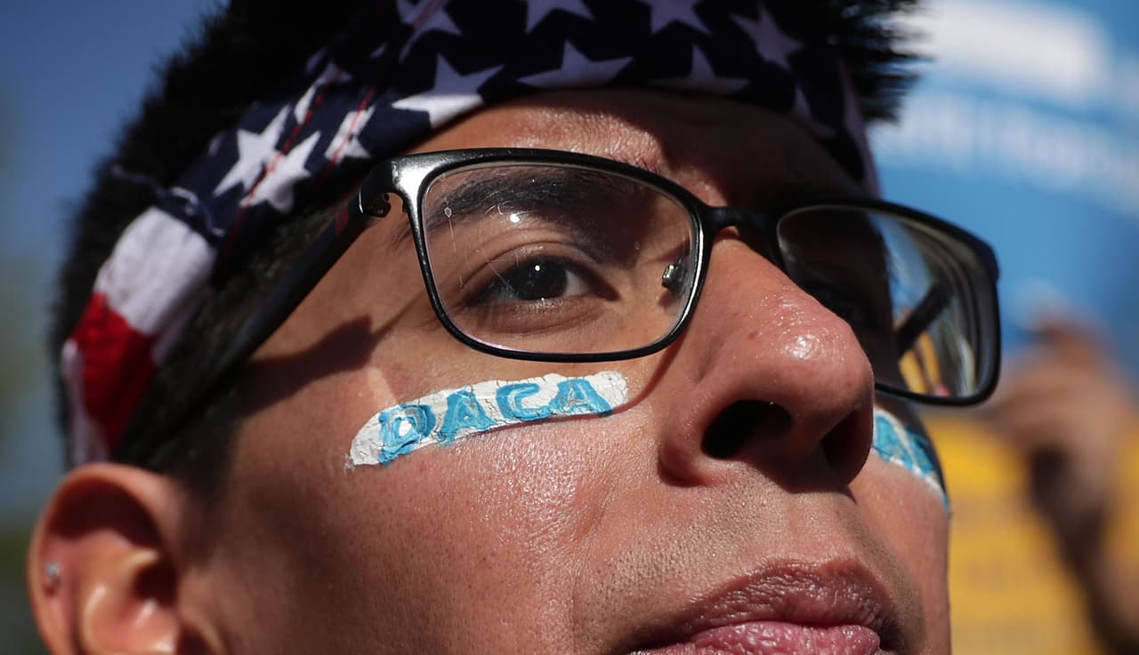 Algunos beneficiarios de DACA están mudándose como medida de precaución. ¿Es esta una buena estrategia?