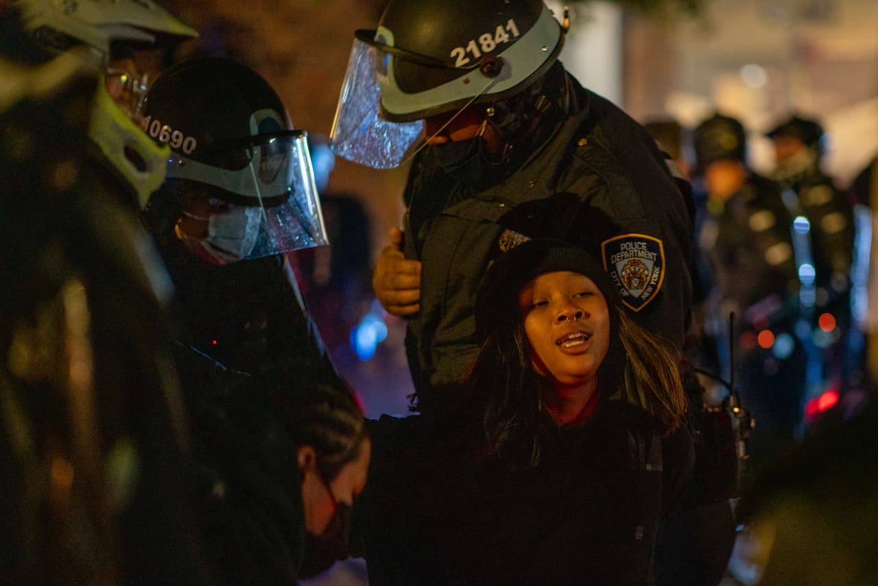 Durante la noche del miércoles fueron arrestados algunos manifestantes en contra de Trump en Nueva York.