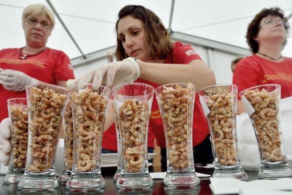 Aquí vemos al jurado decidiendo quién fue el gran triunfador de este evento. Cocina con sabor para tus hijos y prepara platillos nutritivos y ricos en casa. Busca más recetas deliciosas aquí.