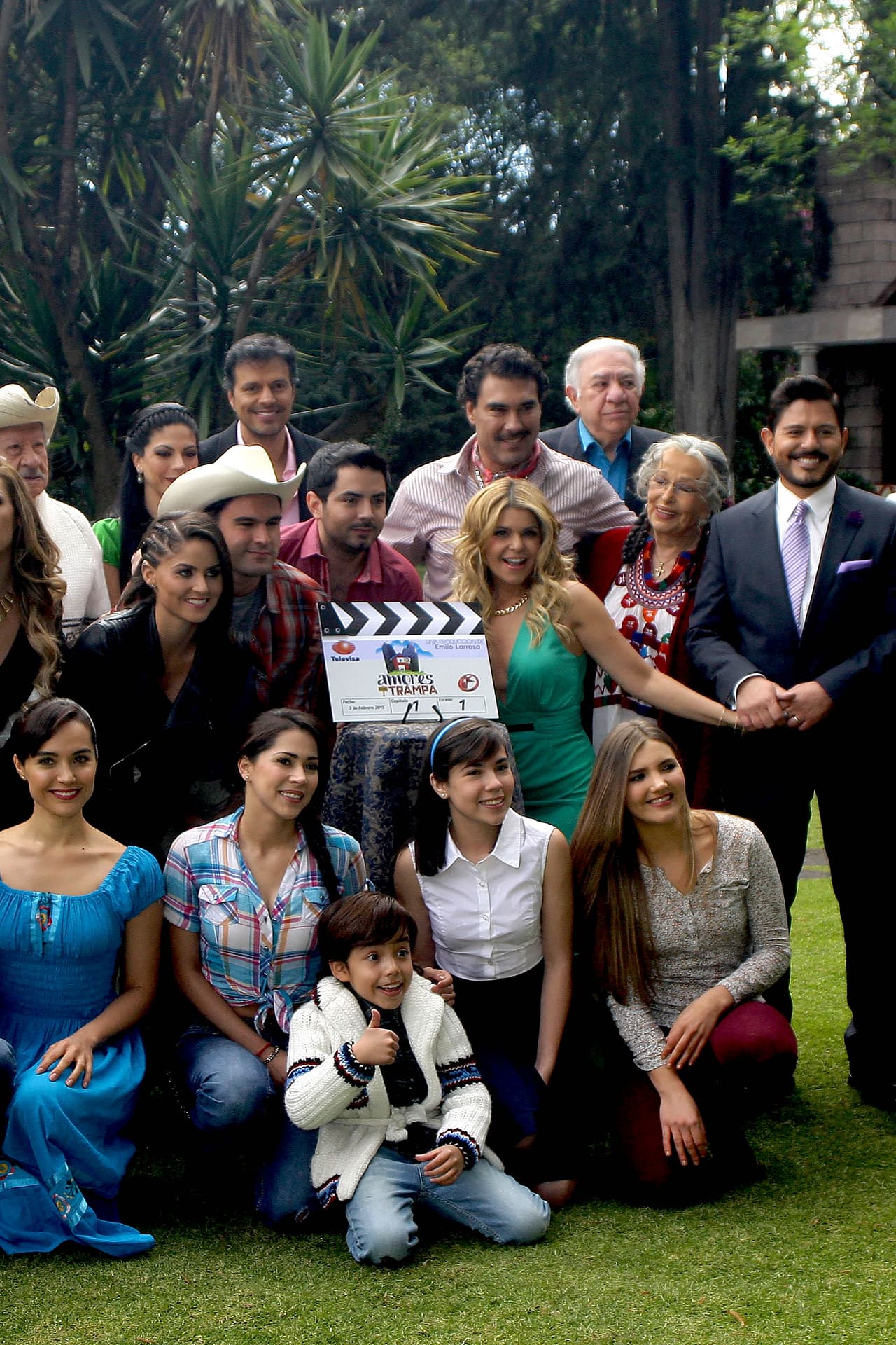 ¿Te acuerdas de '
<b>Amores con trampa</b>? Claro, ellos nos hicieron reír noche tras noche con sus ocurrencias. Dentro de la familia 'Carmona' se encontraba 'Perpetua' 
<b>(Luz María Aguilar</b>), la mamá de 'María' (
<b><a href="http://www.univision.com/temas/africa-zavala">África Zavala</a></b>), una señora de rancho y con un carácter bastante fuerte.