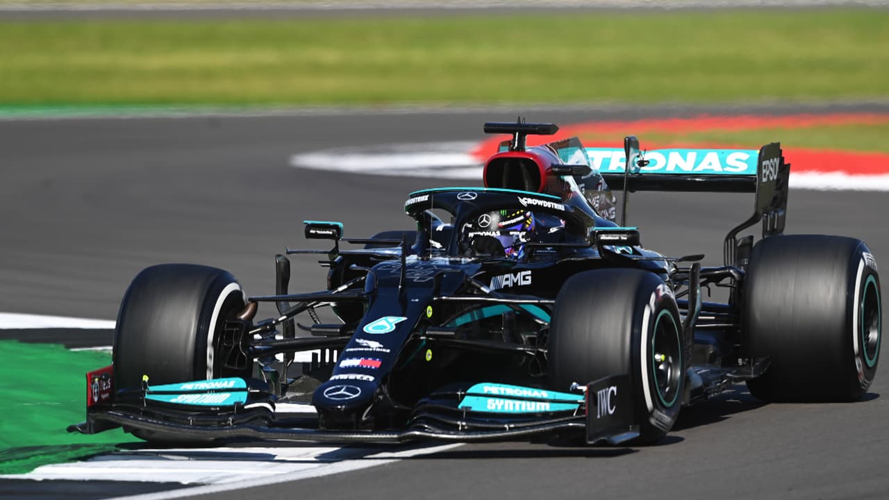 Hamilton gana el GP de Gran Bretaña tras choque con Verstappen