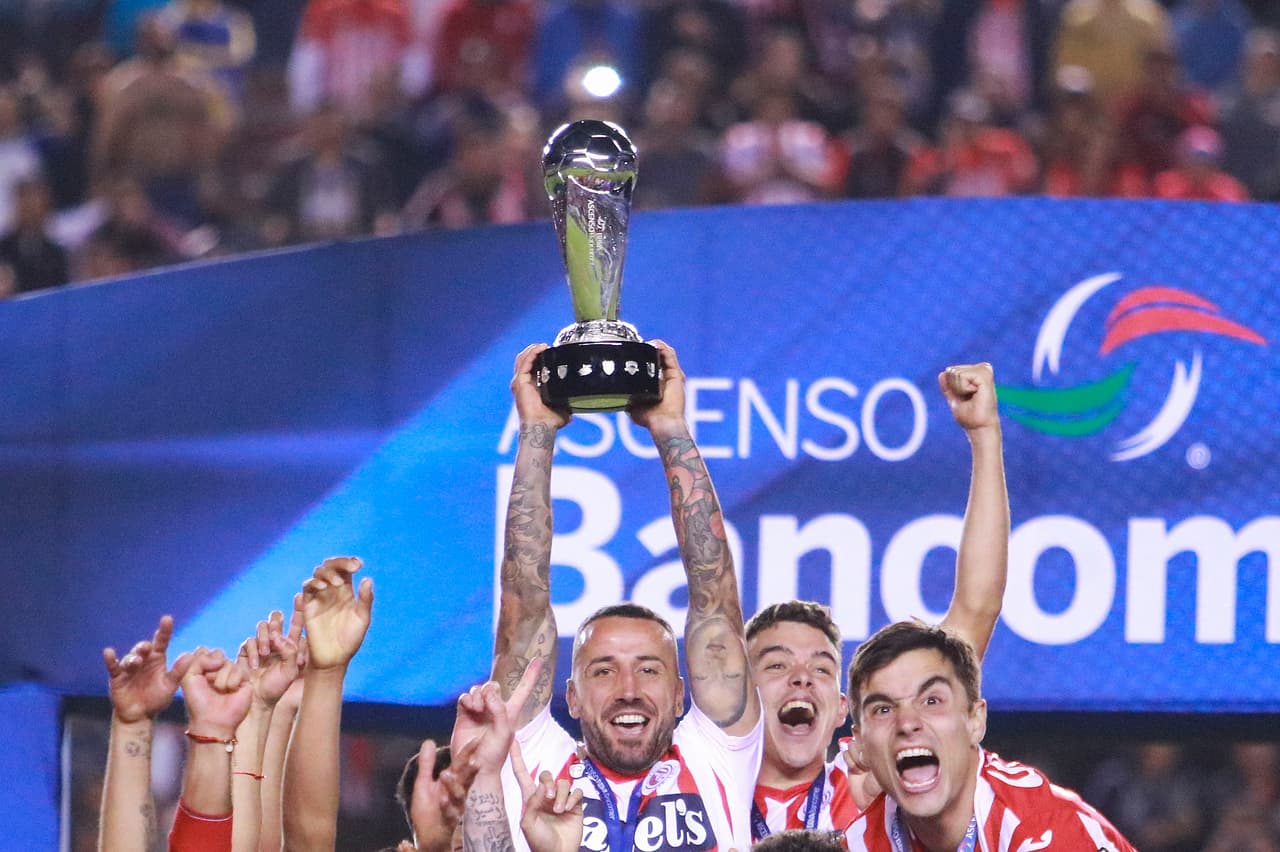 El Atlético San Luis se sobrepuso a un défici de dos goles en la Vuelta de la Final del Ascenso para coronarse campeón de la segunda categoría al derrotar a los Dorados de Sinaloa.