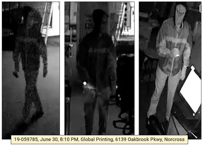 El segundo robo se reportó el 30 de junio a las 8:10 pm en Global Printing, en el 6139 de Oakbrook Parkway, en Norcross.