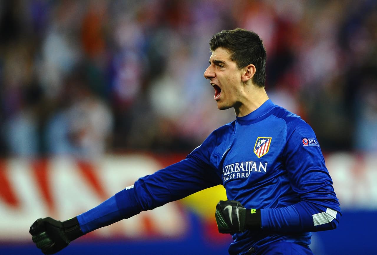 Thibaut Courtois - El portero belga saltó al estrellato jugando para el Atlético y de allí partió a la Premier League con el Chelsea. Ahora, en la presente temporada, regresó a España pero para jugar con el máximo rival de la ciudad, el Real Madrid.