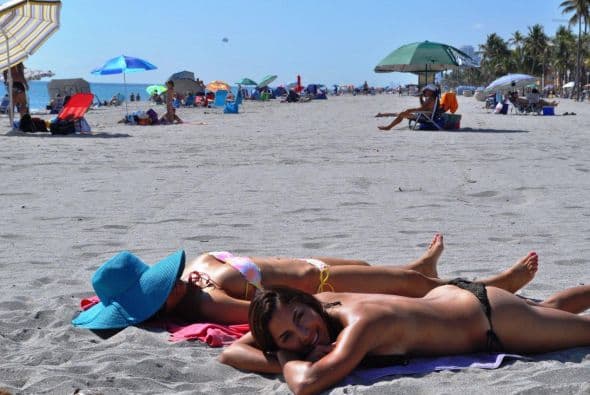 Las chicas de Nuestra Belleza Latina se escaparon a la playa y deleitaron a los caballeros con sus espectaculares curvas latinas.