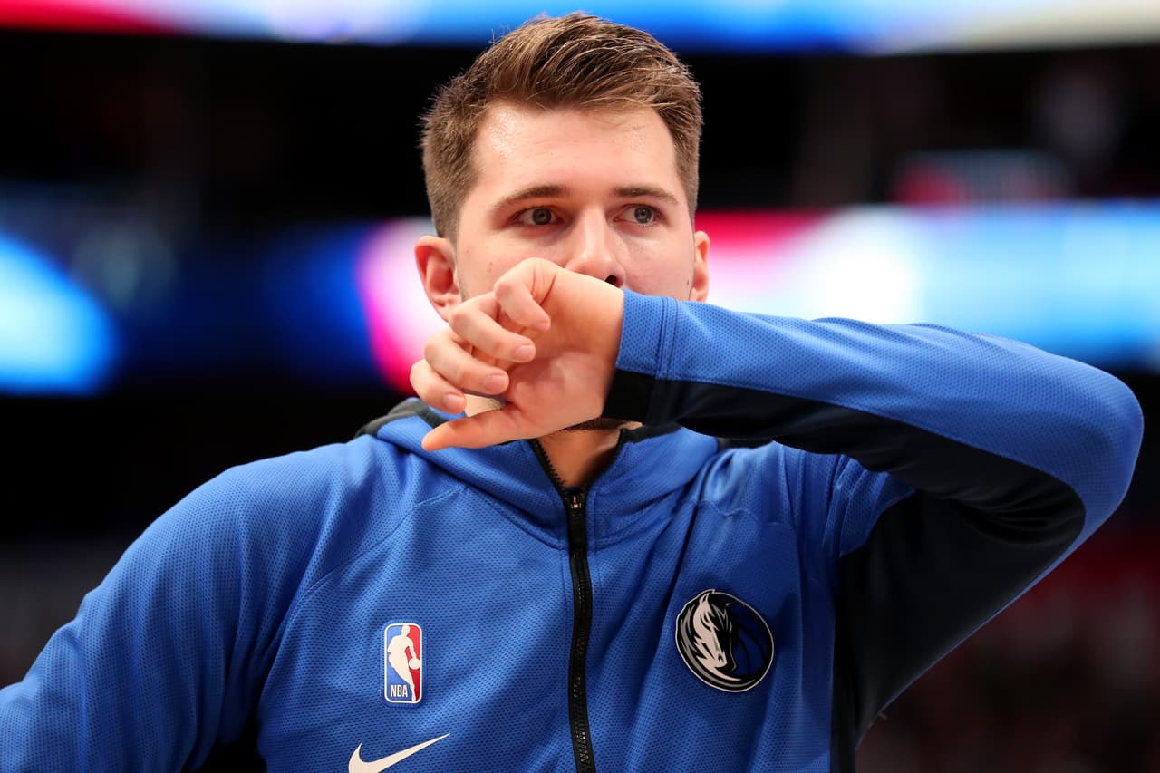 Dallas Mavericks informan que harán resonancia en el tobillo de Luka Doncic