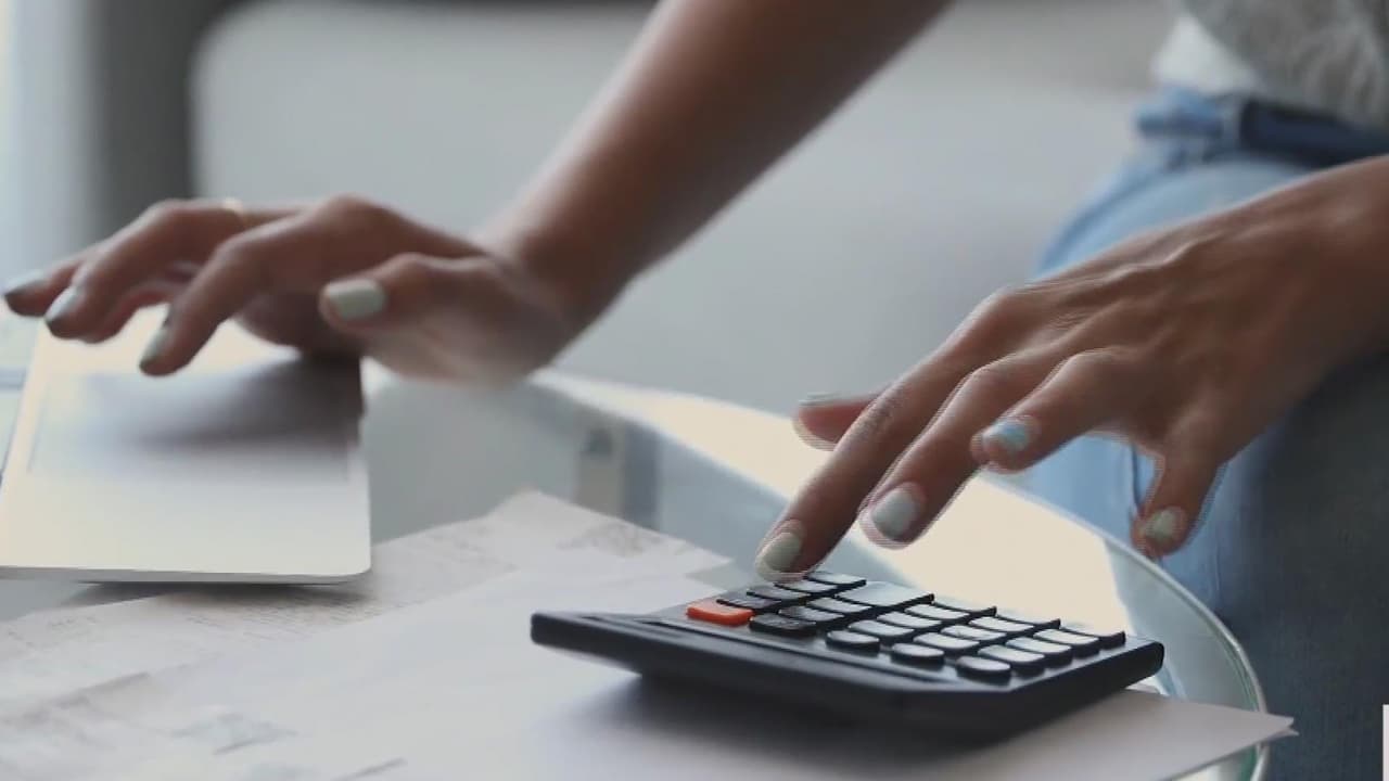 El problema es cuando el sueldo ya no alcanza para pagar la renta y corres el riesgo de ser desalojado, expertos te dan algunas recomendaciones para poder limitar los incrementos de alquiler y te comparten programas de ayuda para compra de vivienda en San Antonio.