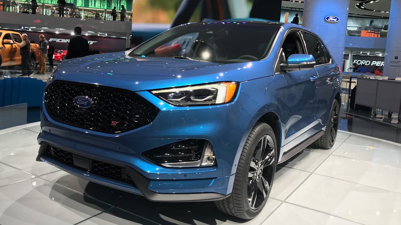 <h3 class="cms-h3-H3">SUVs y crossovers.</h3>
<br>
<br>Para 2019 Ford presenta una 
<a href="https://www.univision.com/noticias/auto-show-de-detroit/para-2019-la-ford-edge-recibe-cambios-cosmeticos-mejoras-tecnologicas-y-una-version-de-alto-performance-fotos" target="_blank"><b>nueva Edge actualizada</b></a> que recibe cambios cosméticos, mejoras tecnológicas y una versión de alta performance. Esa versión, llamada Ford Edge ST se convierte en la primera crossover preparada por la gente de Ford Performance y mientras no la probemos nos referiremos a ella como a una proposición muy prometedora.