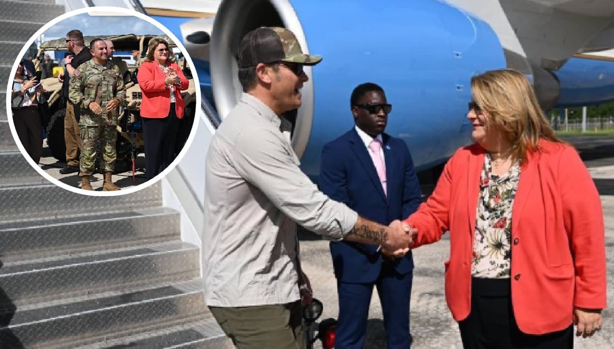 Secretario de Guerra visita a los "guerreros" de la Marina que se ejercitan en Puerto Rico 