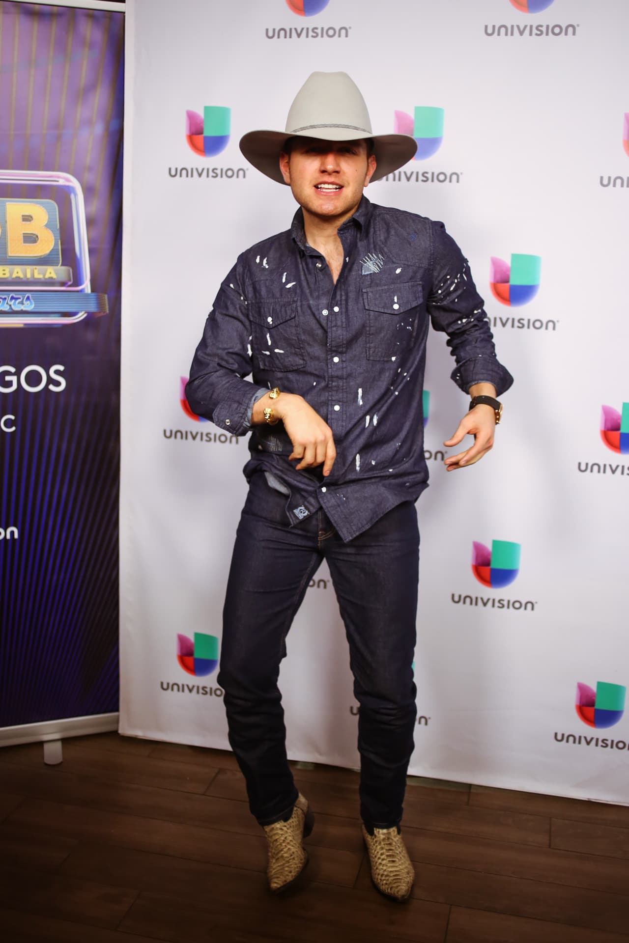 Con pareja o sin pareja, 'El Dasa' está más que listo para 'menear' las caderas.