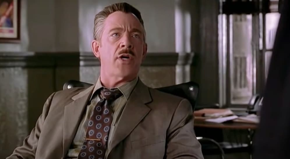 <b>JK Simmons </b>
<br>El extraño y a veces enojón jefe de Peter Parker fue interpretado por J.K Simmons, otra de las estrellas de Hollywood.
<br>