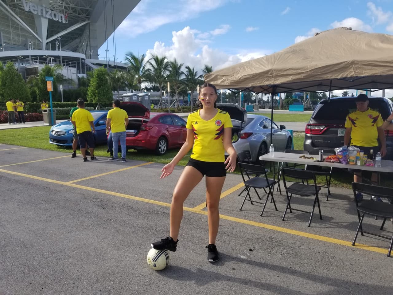 El balón no puede faltar en la antesala del juego amistoso entre Colombia y Venezuela.