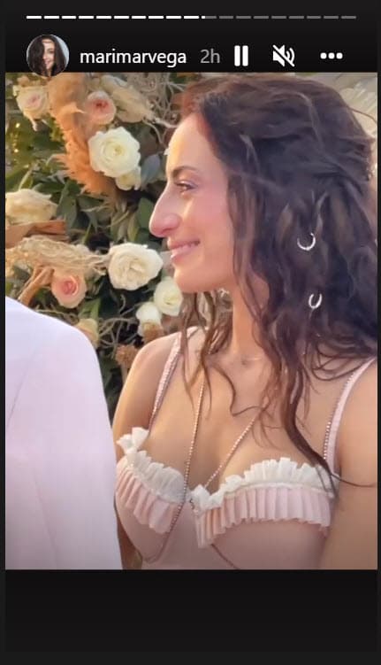 Y también hubo momentos en los que estuvo al borde las lágrimas ante la juez y de mano de su ahora esposo. 
<br>