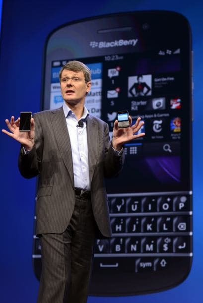 Blackberry es el emblemático smartphone que la hizo famosa, en el marco de una estrategia para recuperar terreno frente a sus rivales, el iPhone de Apple y los dispositivos equipados con el sistema Android de Google.