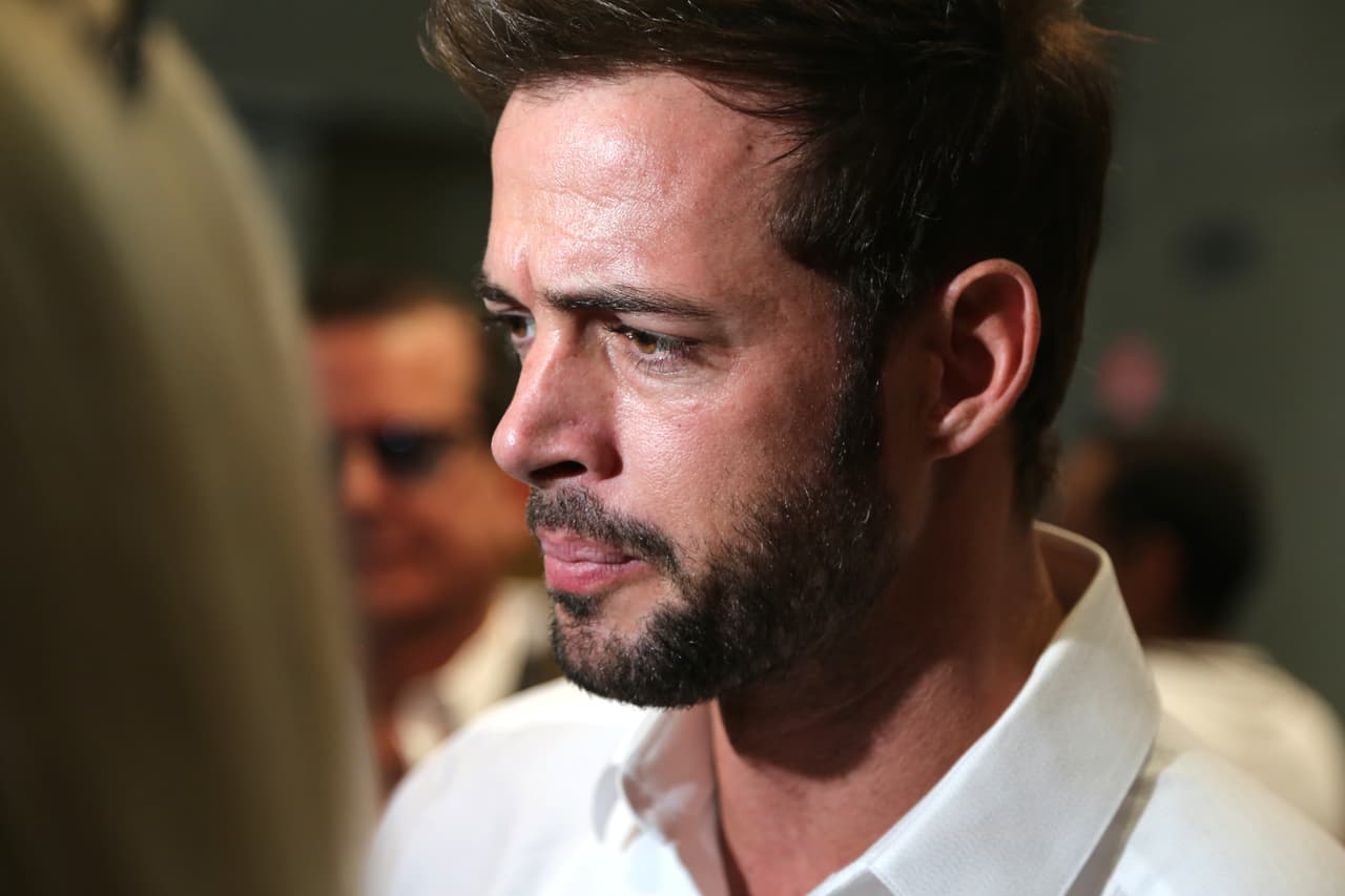 No sería la primera vez que Levy tome un micrófono, pues durante su participación en la obra "Perfume de Gardenia", cantó varias canciones.