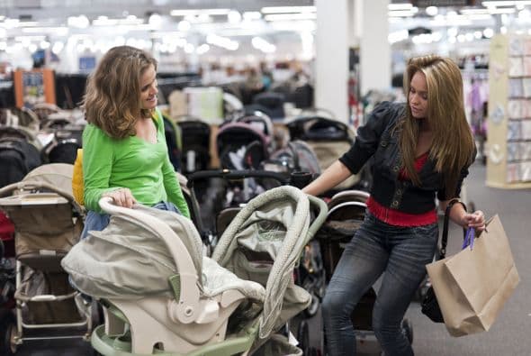 También resultan prácticas para las escaleras. Pero recuerda que debes rellenarlas con aire, así que consigue un inflador.