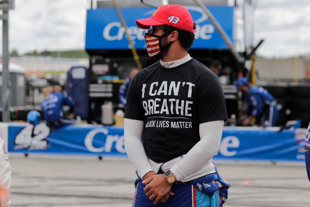 Piloto NASCAR Bubba Wallace encuentra horca en su garage