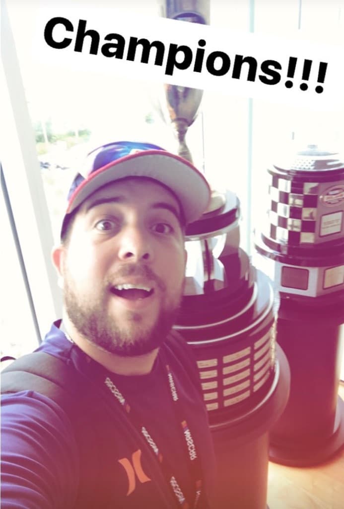 No podía faltar una selfie con el trofeo.