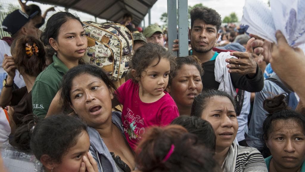 “No nos vamos a detener", dicen migrantes de la caravana que avanza a DF y una segunda saldrá de Tapachula