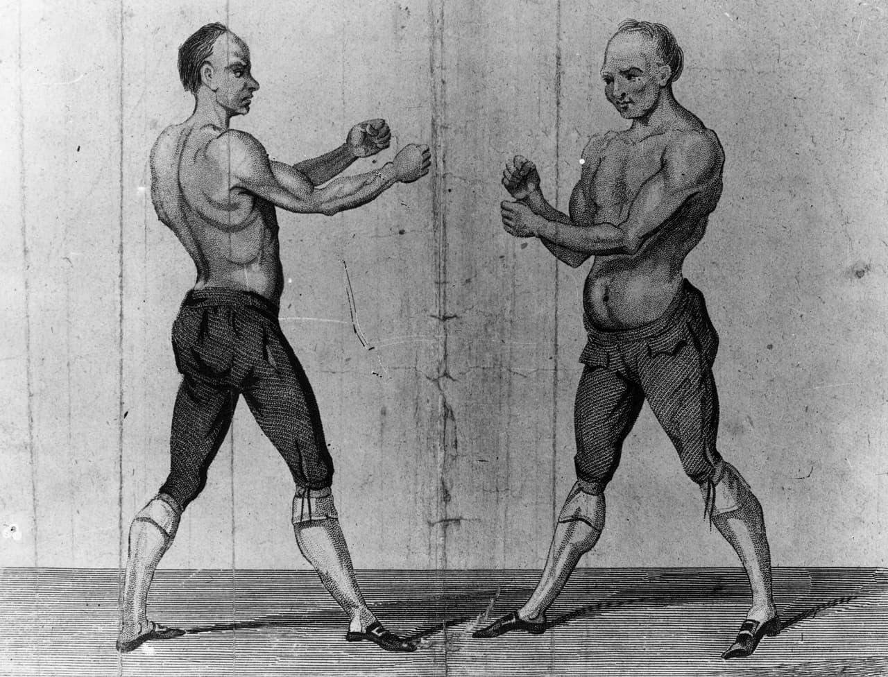 Algunos aseguran que la frase corresponde más a una partida de box, en la que los contrincantes tienen que agarrarse a golpes y si ya están a punto de ser noqueados, pueden literalmente ser 'salvados por la campana' que da por finalizado el round.