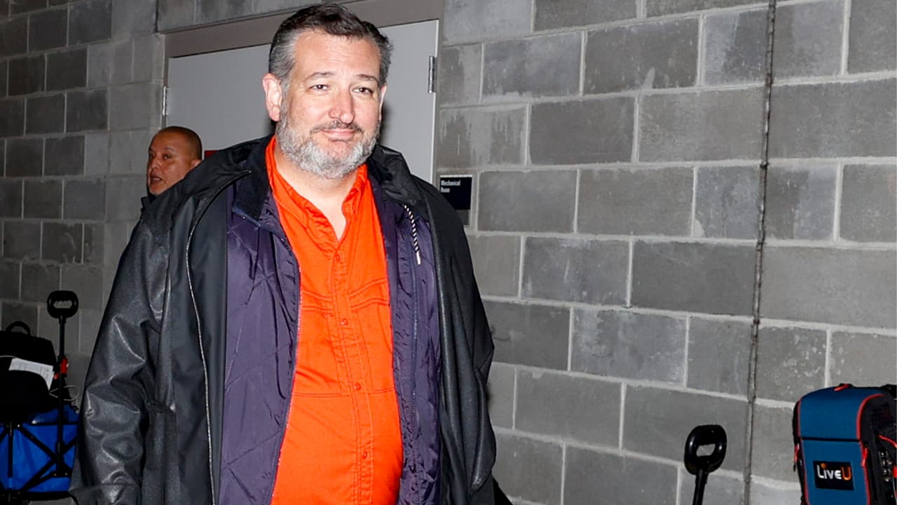 "¡Vete de Nueva York!": Fanáticos insultan al senador texano Ted Cruz mientras veía a los Astros