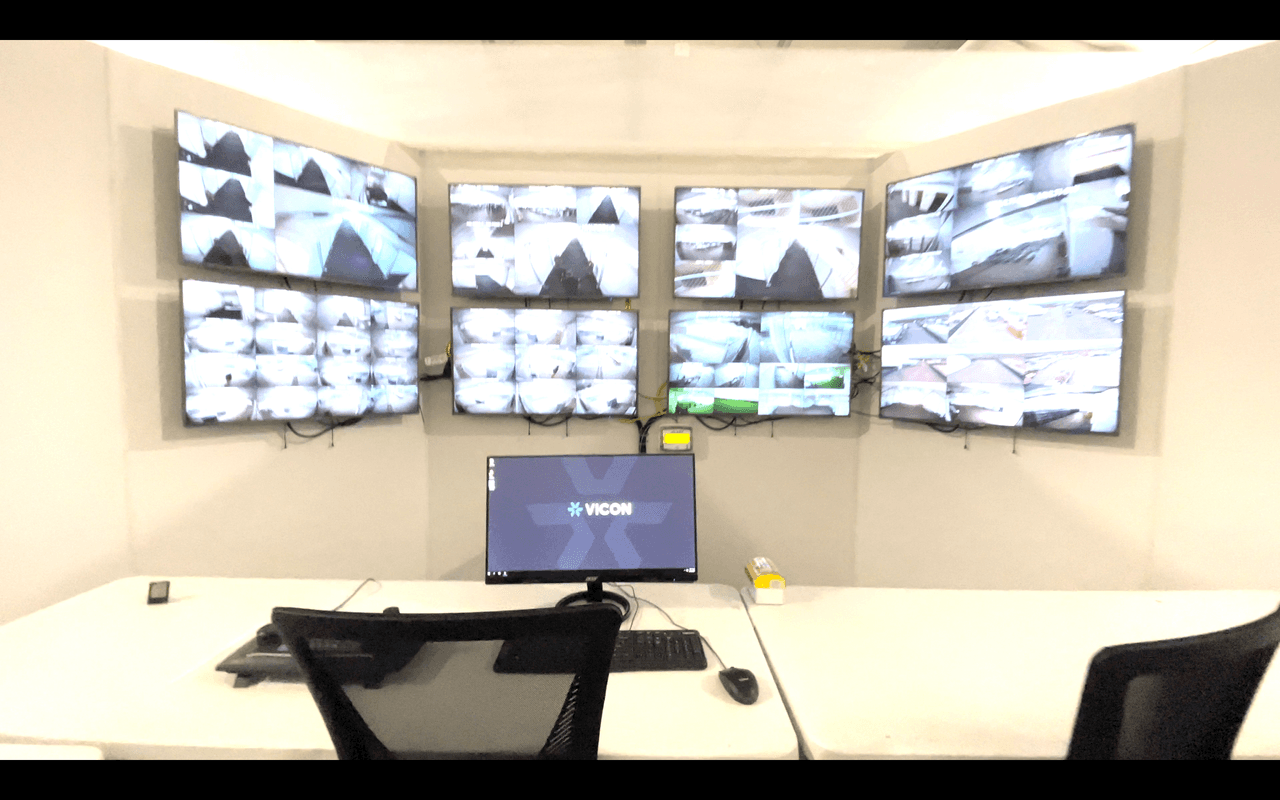 Hay cámaras de vigilancia alrededor de el establecimiento, que tiene capacidad para albergar a 500 personas pero que debido a la pandemia solo albergará a 250.
<br>