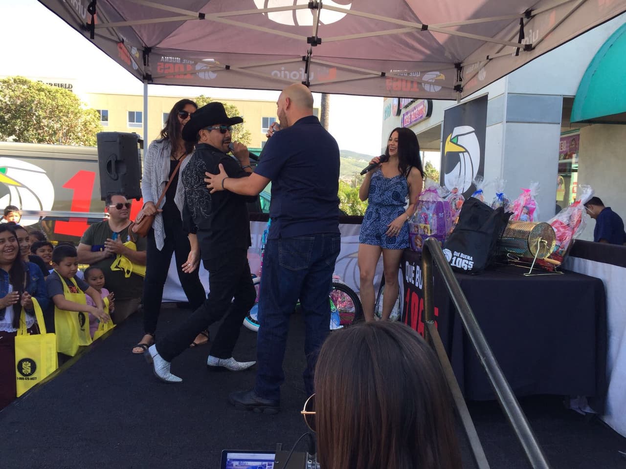 Raúl 'El Pelón', Carla Medrano y El Feo se enamoraron del cariño por parte de sus seguidores en San Diego.