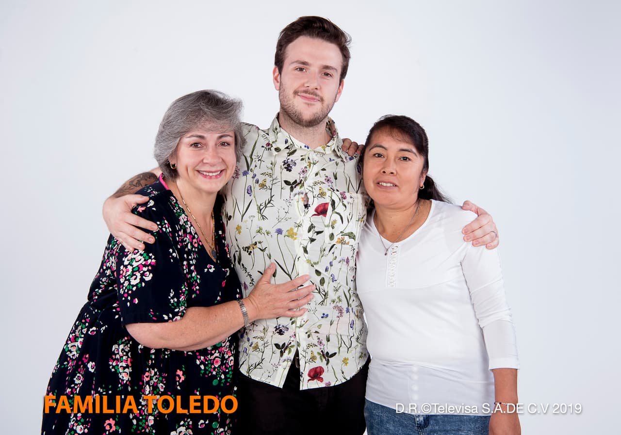 Vianey, Yanko y Licha conforman a la familia Toledo del Estado de México. Vianey y Yanko son madre e hijo, y Licha trabaja como empleada doméstica con ellos, sin embargo, es considerada como una integrante más de la familia. 
<br>
<br>A pesar de que viven en el Estado de México, poseen grandes secretos culinarios de sus ancestros, algunos de sus mejores platillos son el pastel azteca, pulpo en su tinta, fabada y callos a la madrileña. 
<br>