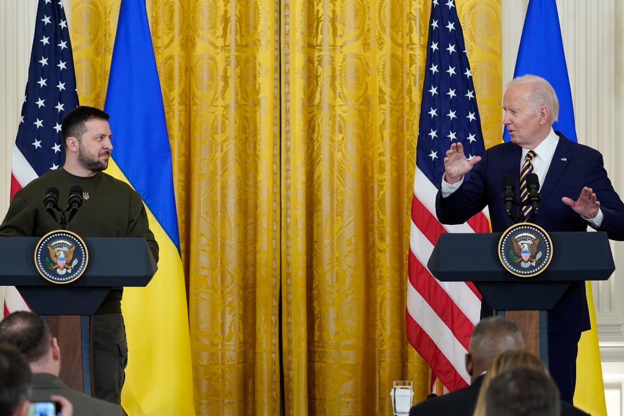 "Nunca estarás solo": Biden confirma a Zelensky el envío de misiles Patriot a Ucrania y nueva ayuda militar por $1,800 millones