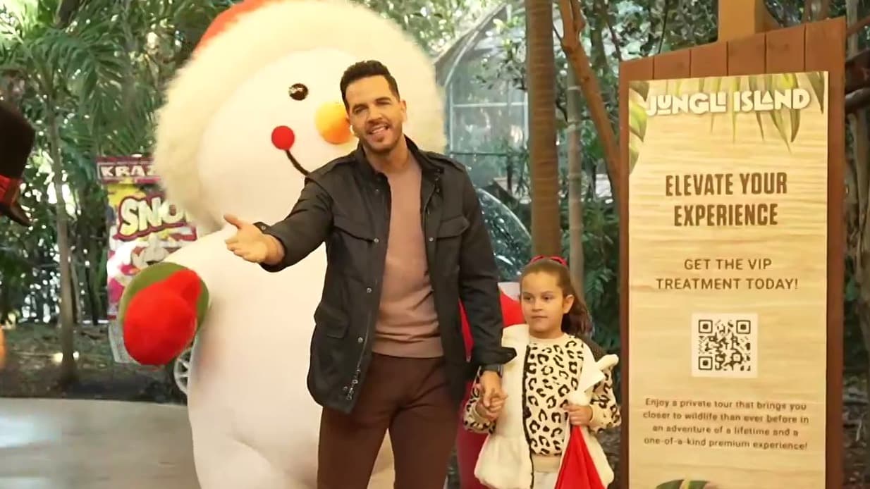 Chef Yisus disfrutó un mágico y navideño paseo con su hija Anabella en Santa's Circus