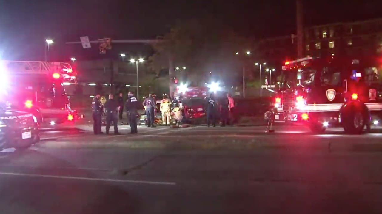 Las autoridades no han dado a conocer si el alcohol o sustancias controladas estuvieron involucrados en el accidente.