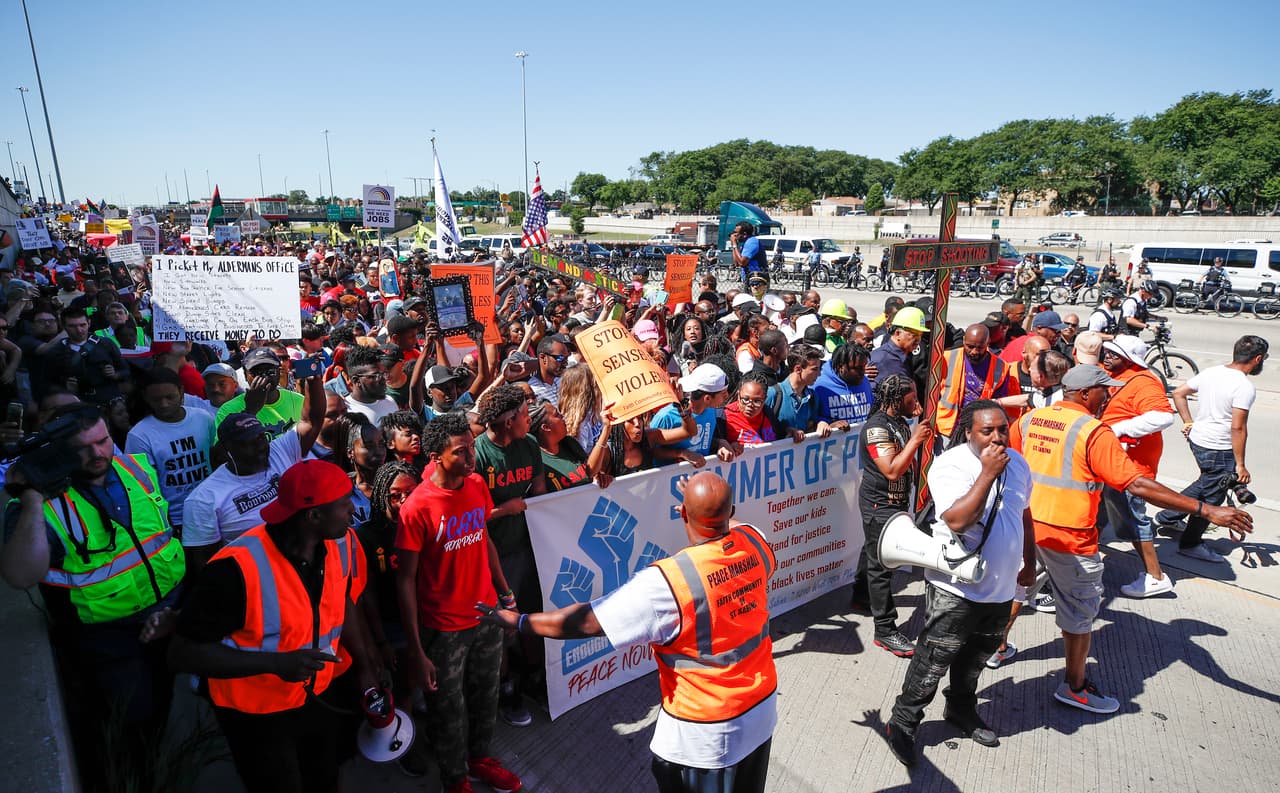 La manifestación ocasionó caos vial debido al cierre temporal de la autopista Dan Ryan.