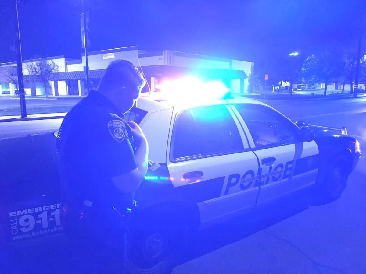 Arrestan a tres adolescentes acusados de robar un par de tabaquerías en Bakersfield