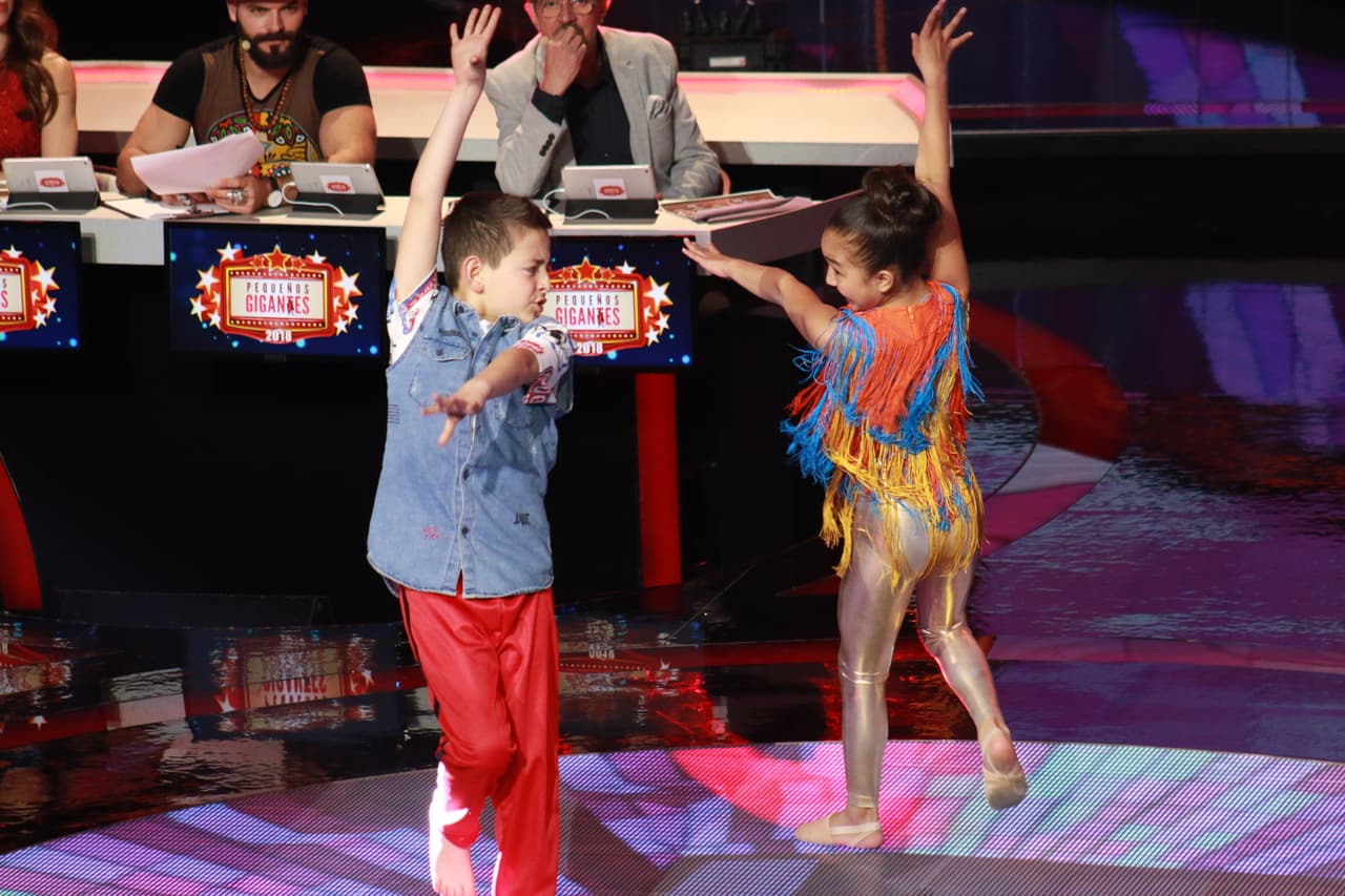 En baile, Oscar Villarreal tuvo que hacer dos coreografías. Una con Susana Osuna de 10 años.