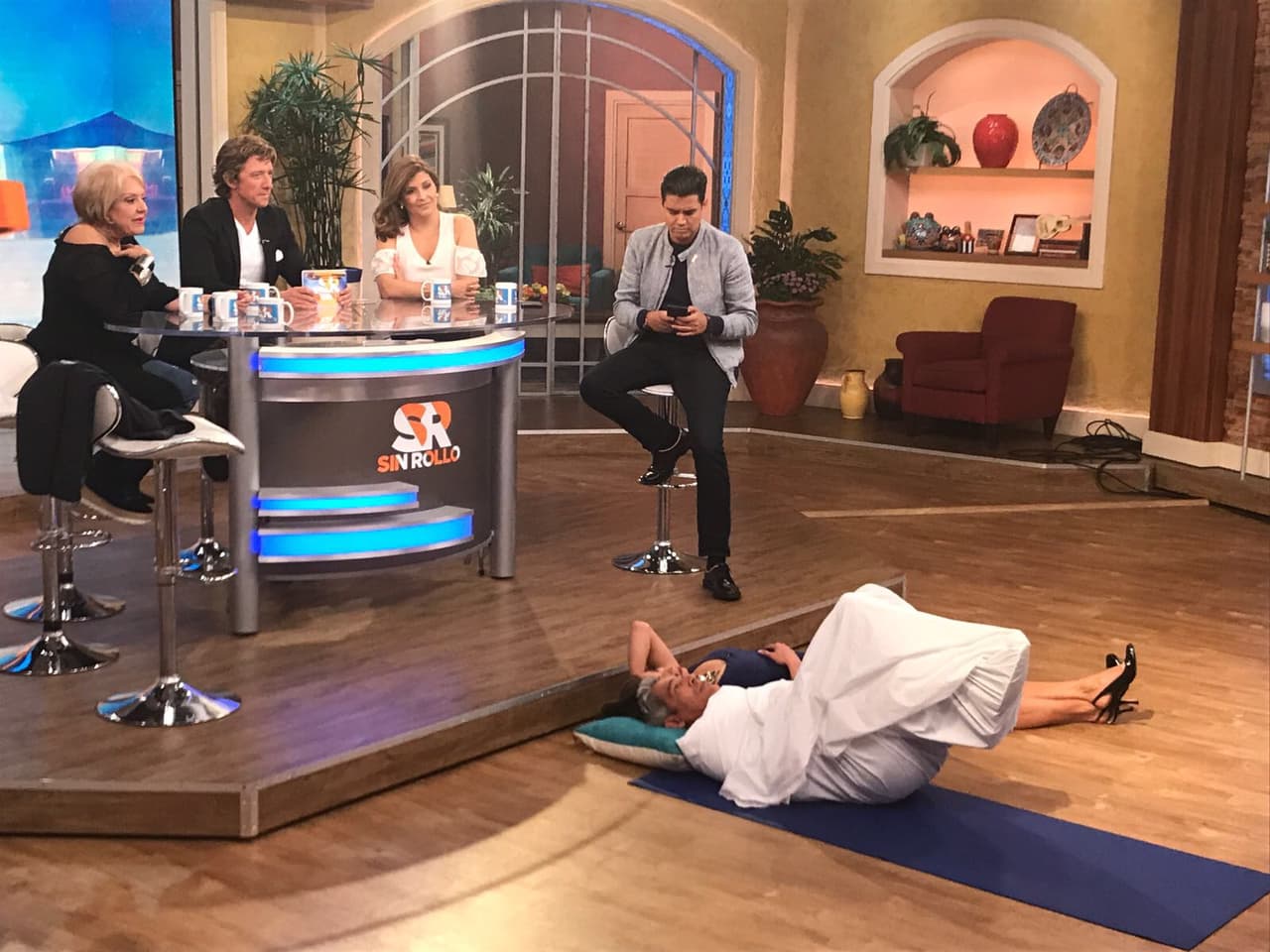 Nunca habíamos visto a Johnny tan tranquilo, él confesó que sí le gustó estar como niño envuelto.