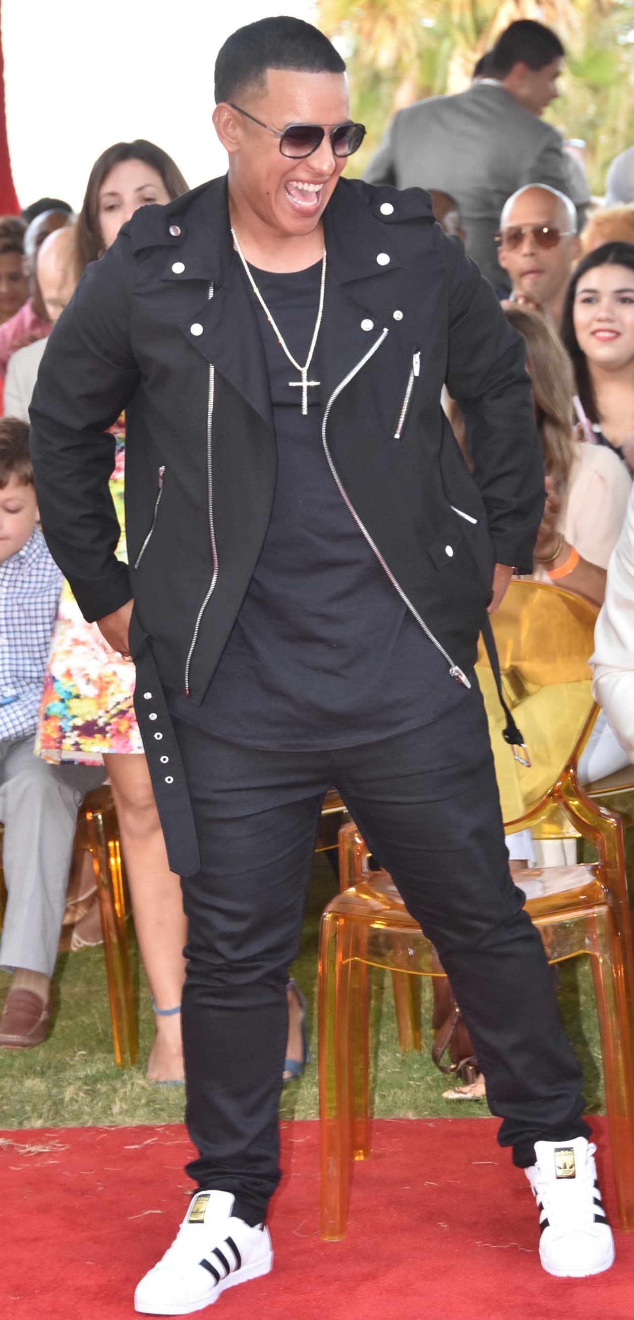 "Gracias borinquen por este gran reconocimiento en el PASEO DE LA FAMA DE PUERTO RICO", anotó en su Instagram.