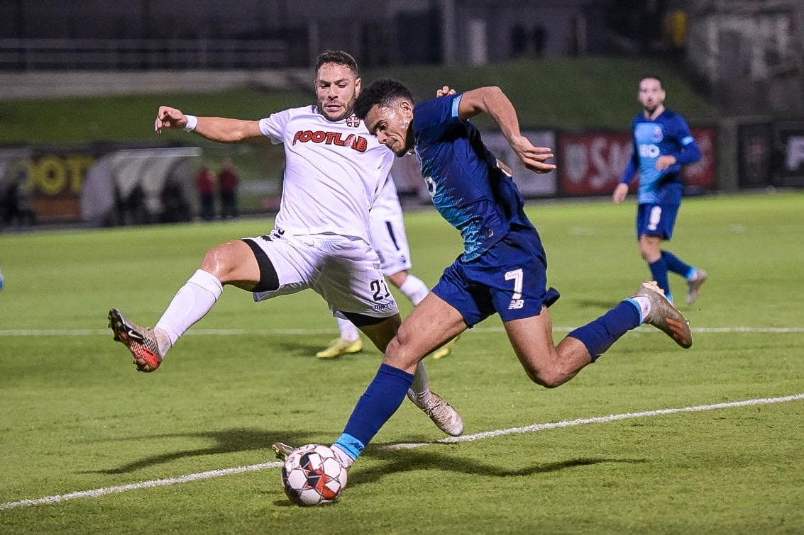Renzo Saravia (50’), Luis Fernando Díaz (68’) y Tiquinho Soares (72’) marcaron para los Dragones.